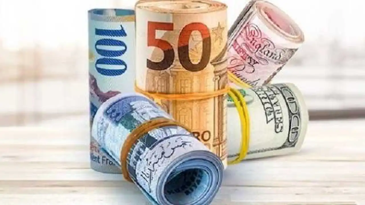 تحديثات الصرف.. تباين أسعار العملات العربية والأجنبية في البنوك خلال تعاملات 31 يناير